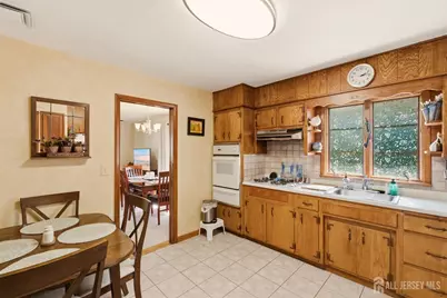 140 Lexington Avenue, Edison, NJ 08817 - Photo 13