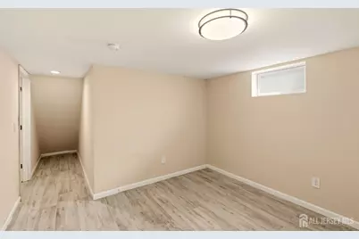 140 Lexington Avenue, Edison, NJ 08817 - Photo 31