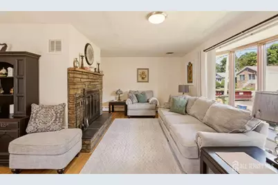 140 Lexington Avenue, Edison, NJ 08817 - Photo 5