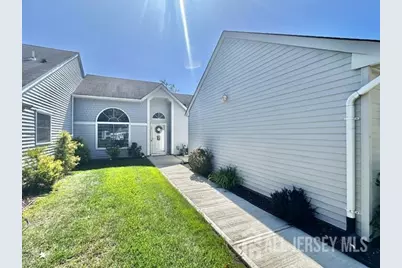 589 Madison Drive #B, Monroe Township, NJ 08831 - Photo 3