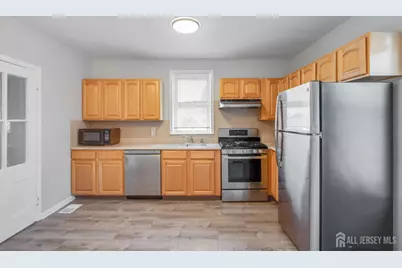 81 Woodbridge Avenue, Highland Park, NJ 08904 - Photo 9