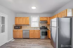 81 Woodbridge Ave, Highland Park, NJ 08904 - Photo 9