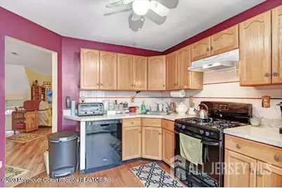 603 Holly Drive, Perth Amboy, NJ 08861 - Photo 9
