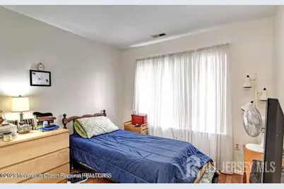 603 Holly Drive, Perth Amboy, NJ 08861 - Photo 15