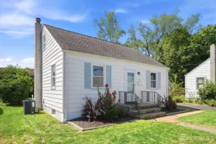 16 Eisenhower Ave, Spotswood, NJ 08884 - Photo 3