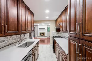 32 Chelsea Way, Bridgewater, NJ 08807 - Photo 7