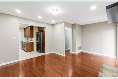 32 Chelsea Way, Bridgewater, NJ 08807 - Photo 3