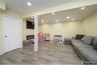 112 Valerie Drive, Manville, NJ 08835 - Photo 21