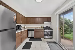 207 Mandon Ct, South Brunswick Township, NJ 08540 - Photo 9