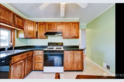 112 Madison Drive, South Plainfield, NJ 07080 - Photo 17