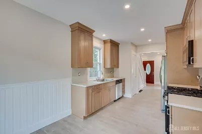 8 Fox Road, Edison, NJ 08817 - Photo 17