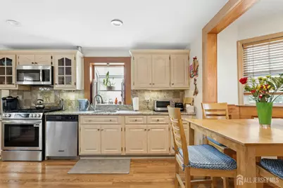 366 Broad Street, Sewaren, NJ 07077 - Photo 11