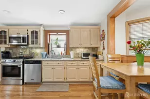 366 Broad St, Sewaren, NJ 07077 - Photo 11
