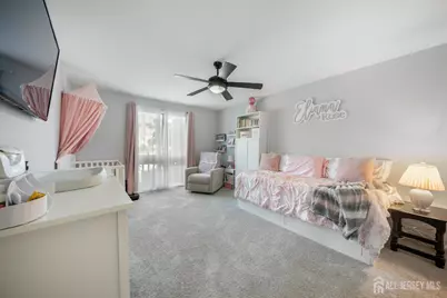 305 Michaels Court, Woodbridge Township, NJ 07095 - Photo 9