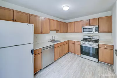518 Great Beds Court, Perth Amboy, NJ 08861 - Photo 7