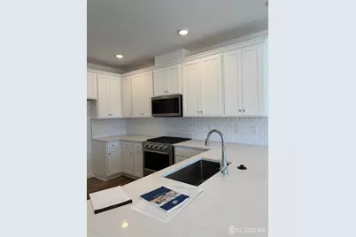 918 District Boulevard, East Brunswick Township, NJ 08816 - Photo 5