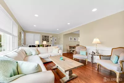 555 E Washington Avenue E, Woodbridge Township, NJ 07095 - Photo 5