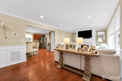 555 E Washington Avenue E, Woodbridge Township, NJ 07095 - Photo 3