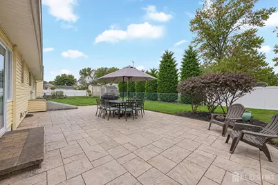 555 E Washington Avenue E, Woodbridge Township, NJ 07095 - Photo 21