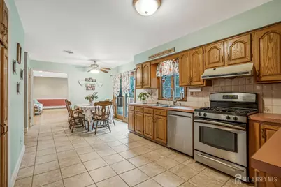11 Woodrow Wilson Drive, Edison, NJ 08820 - Photo 7