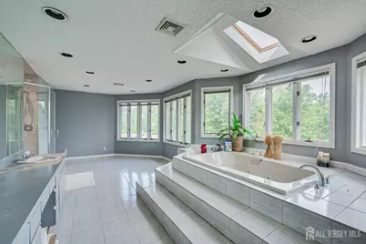 8 Nathan Drive, North Brunswick Township, NJ 08902 - Photo 5