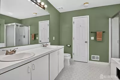 12 Berkshire Court, Manalapan Township, NJ 07726 - Photo 7