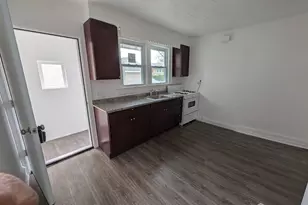 121 Kossuth St, Franklin Township, NJ 08873 - Photo 5
