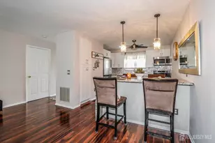 323 Ventnor Ct, Piscataway Township, NJ 08854 - Photo 3