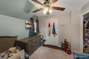 555 E Maple Ave E, Woodbridge Township, NJ 07095 - Photo 21