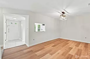106 Wilshire Ct, Old Bridge Township, NJ 08857 - Photo 7