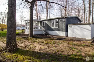 21 Keats Rd, North Brunswick Township, NJ 08902 - Photo 17