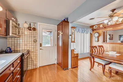 669 Old Post Road, Edison, NJ 08817 - Photo 21