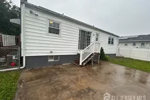 125 Rock Ln, Middlesex, NJ 08846 - Photo 9