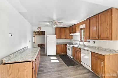 11 Kendall Drive, Sayreville, NJ 08859 - Photo 7