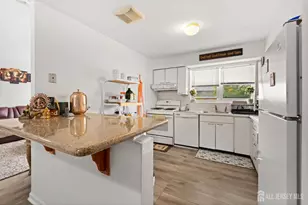 32 Woodedge Ave, Edison, NJ 08817 - Photo 7