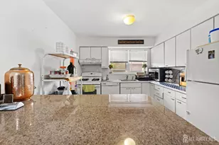 32 Woodedge Ave, Edison, NJ 08817 - Photo 9