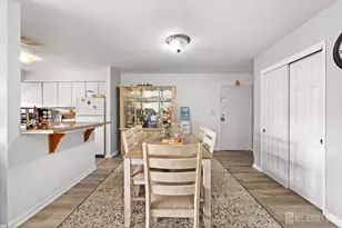 32 Woodedge Ave, Edison, NJ 08817 - Photo 5