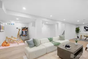 28 Stockton Rd, New Brunswick, NJ 08901 - Photo 21