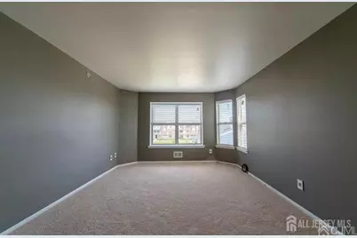 716 Harbortown Boulevard, Perth Amboy, NJ 08861 - Photo 9