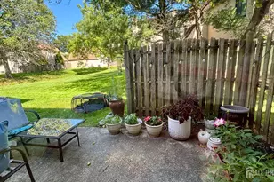 36 Carriage Pl, Edison, NJ 08820 - Photo 9