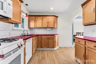 6 Middlesex Rd, Matawan, NJ 07747 - Photo 9