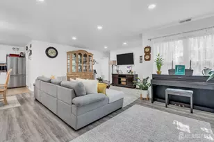 101 Pennsylvania Way, North Brunswick Township, NJ 08902 - Photo 9