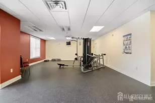 323 Regency Pl, Woodbridge Township, NJ 07095 - Photo 5