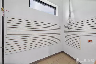 55 Confidential Avenue, Perth Amboy, NJ 08861 - Photo 15