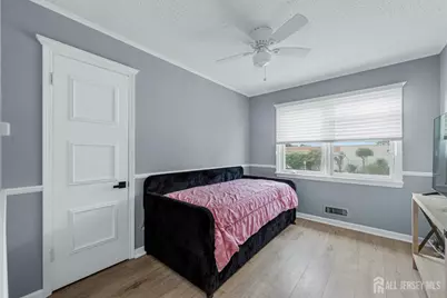 304 Maple Avenue, Middlesex, NJ 07080 - Photo 13