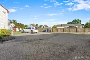 304 Maple Ave, Middlesex, NJ 07080 - Photo 25