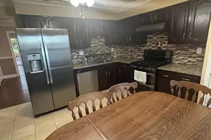 8 Begonia Ct, Sayreville, NJ 08872 - Photo 3