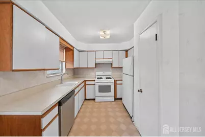38 Deerfield Lane, Jamesburg, NJ 08831 - Photo 3