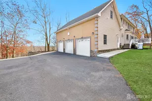 1121 N Washington Ave N, Green Brook Township, NJ 08812 - Photo 27