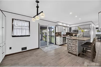 166 Burlington Avenue, Spotswood, NJ 08884 - Photo 11